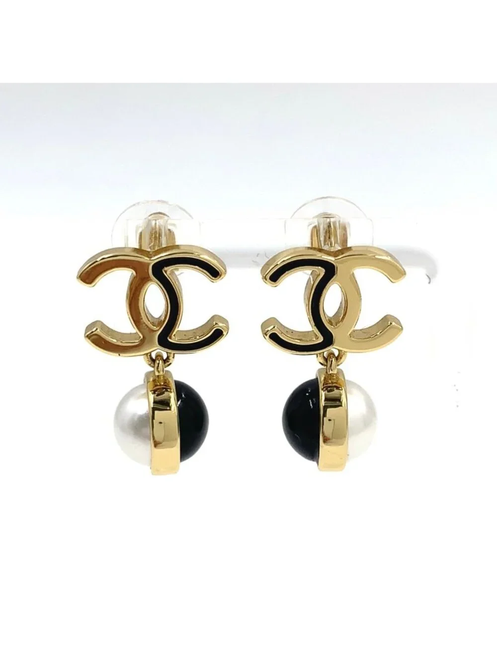 Chanel CC Logo Bicolor Costume Pearl Swing Faux Resin Gold Black White Earrings